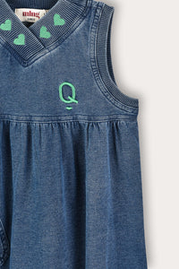 Vestido con simbolo