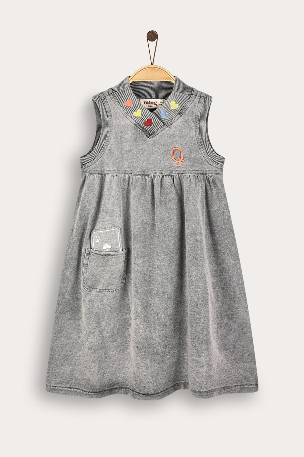 Vestido con simbolo