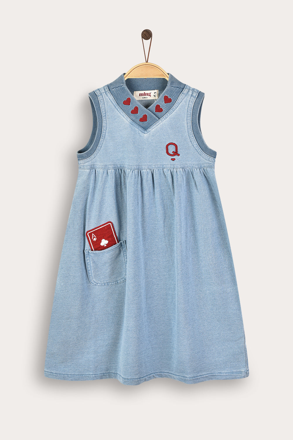 Vestido con simbolo