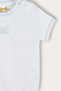Conjunto de bebé con logo frontal